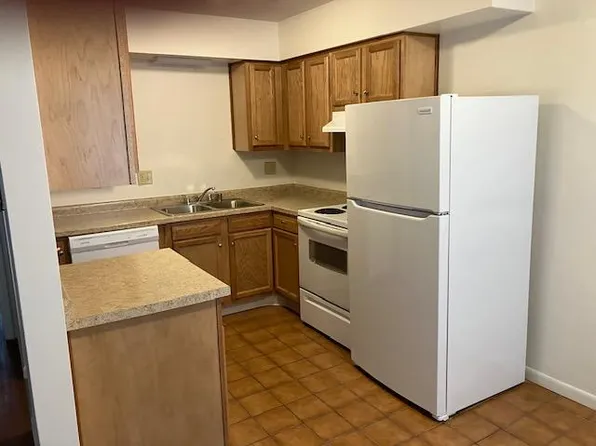 2083 Delhi St NE APT 4, Holt, MI 48842