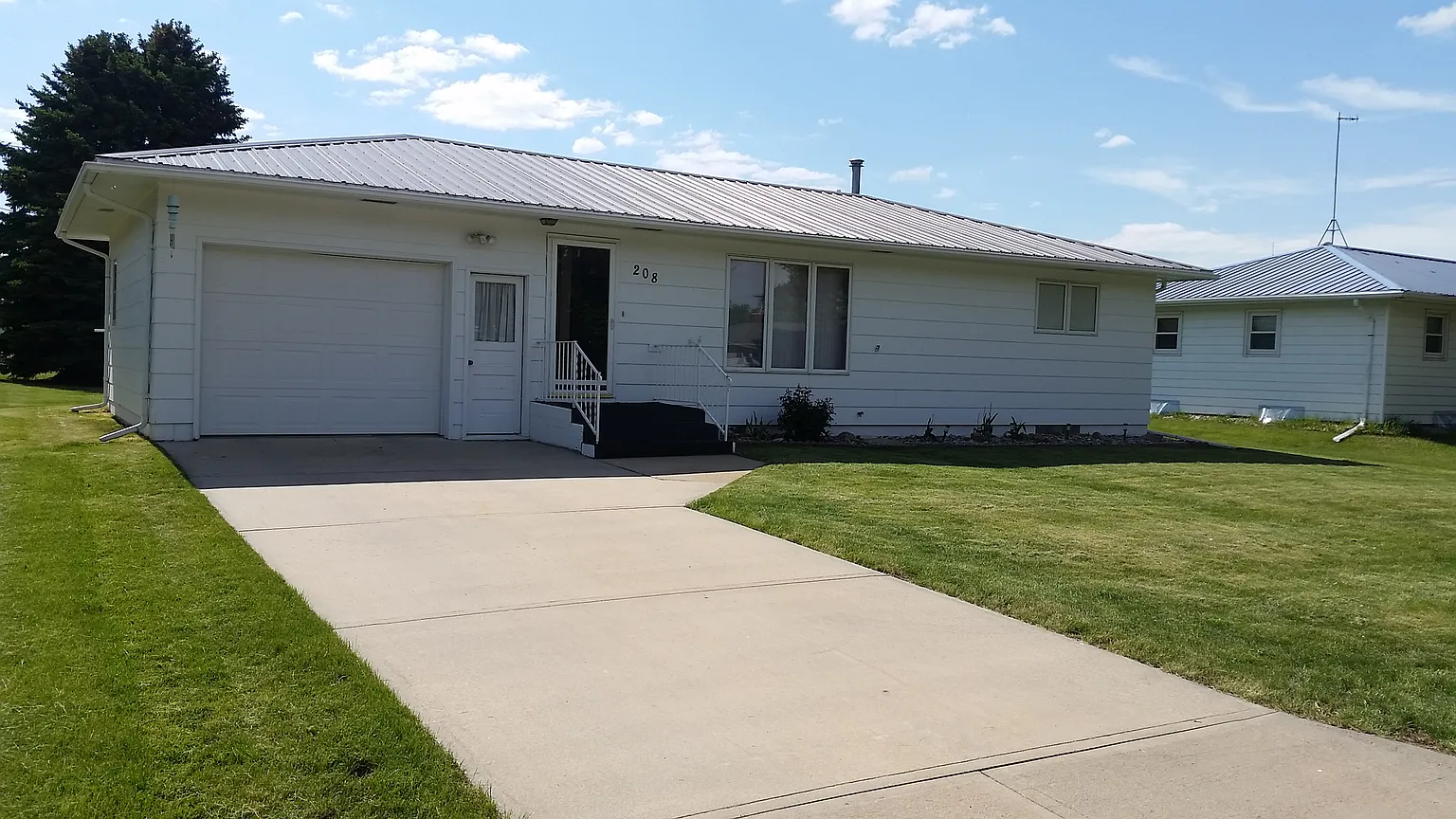 3524 N Riley Ave photo 1