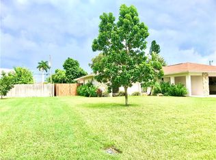 1213 SE 21st Ave, Cape Coral, FL 33990