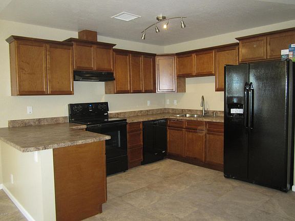 4th image of 2440 W Diana Ave