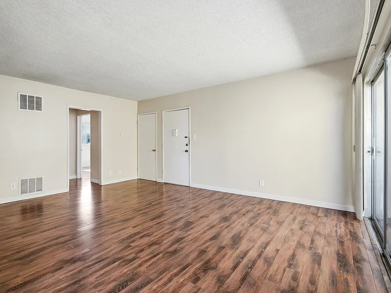 1475 S Wooster St #4 — Photo 17