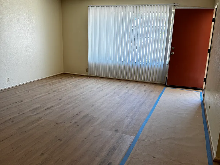 4120 Venus St #D — Photo 2