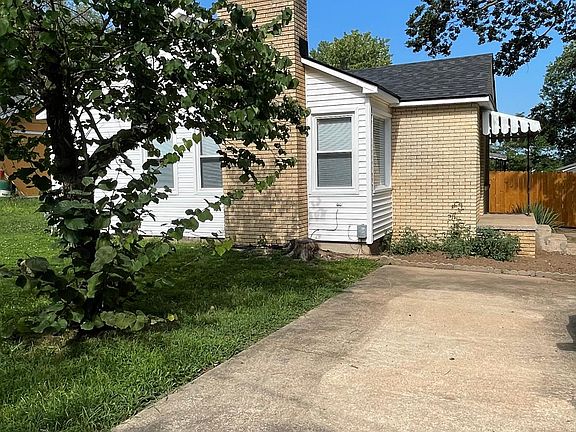 3rd image of 750 S Cherry Ln
