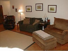 5th image of 3217 Lake Forest Dr