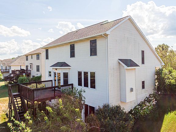 4th image of 1264 Berkshire Dr