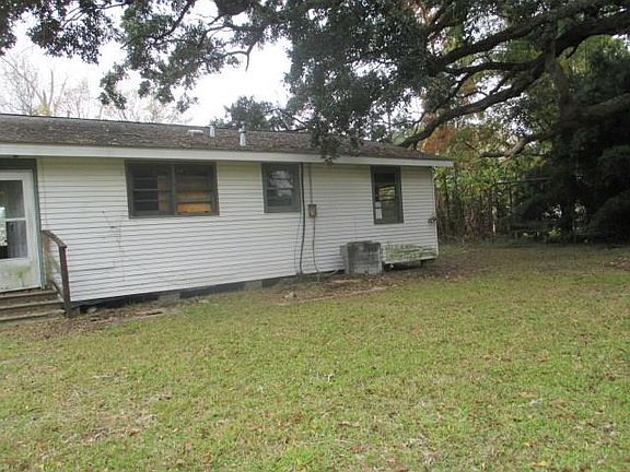 3rd image of 137 Schexnayder Ln