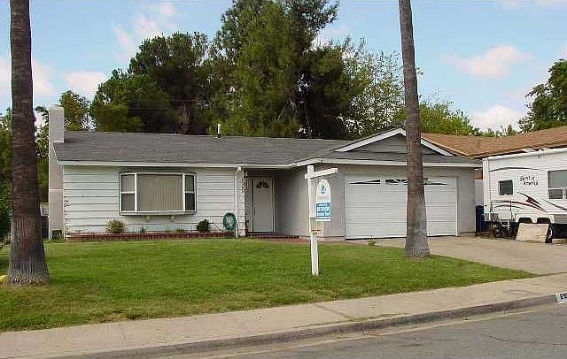1st image of 8046 Royal Gardens Pl