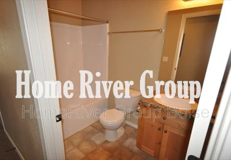 2980 W Acarrera Ln #201 — Photo 5