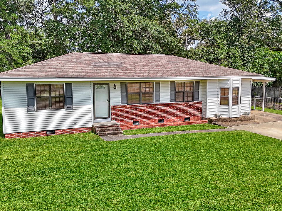 1st image of 206 Oak Park Dr