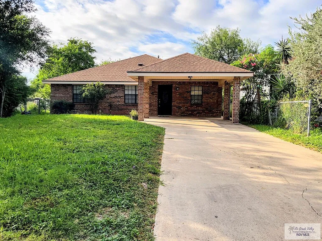 3 bed, 4.0 bath, 1600 sqft, $1,700 — Photo 1