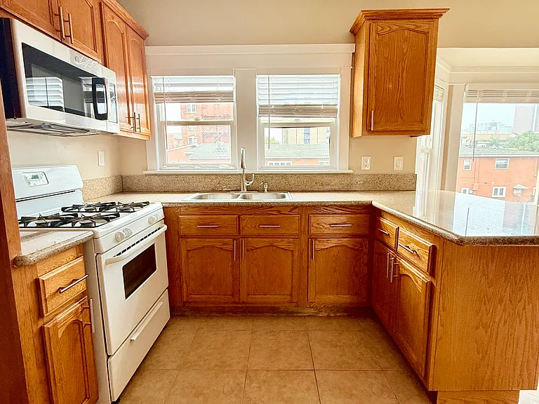 354 Chestnut Ave #27 — Photo 5