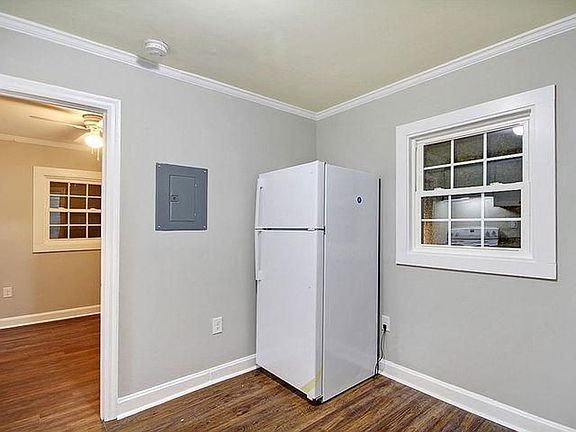 5th image of 1824 Carlton St Unit 5