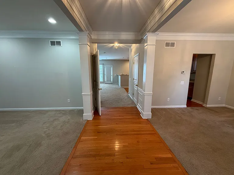 1108 Harding Dr — Photo 5
