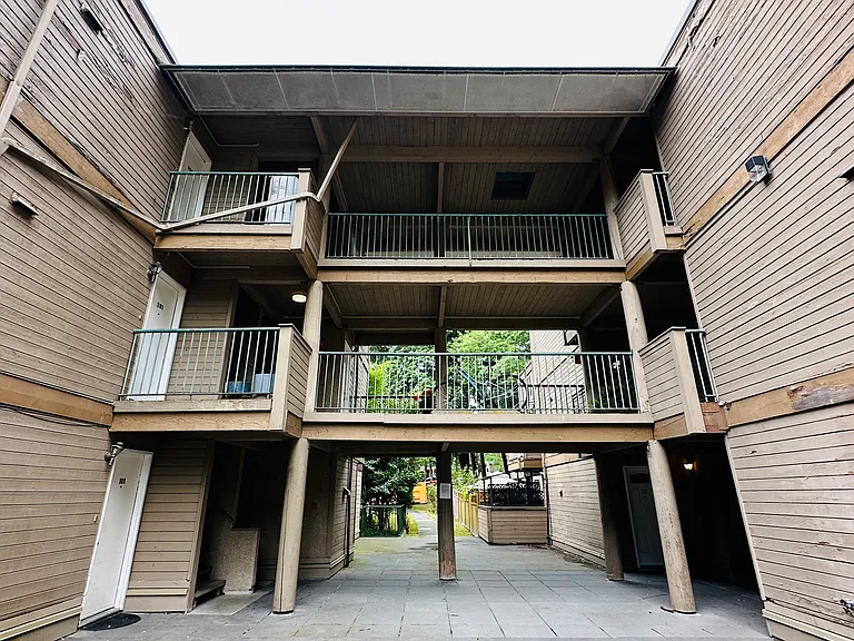 9131 Capella Dr #303 — Photo 3