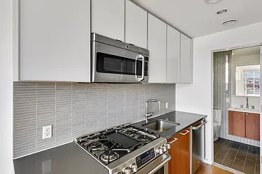 Rented by R New York