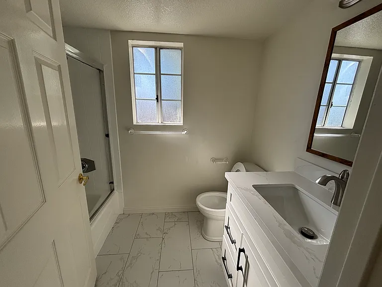 1058 Spazier Ave #1 — Photo 9