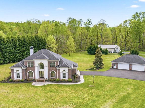5th image of 8530 Colleen Dr