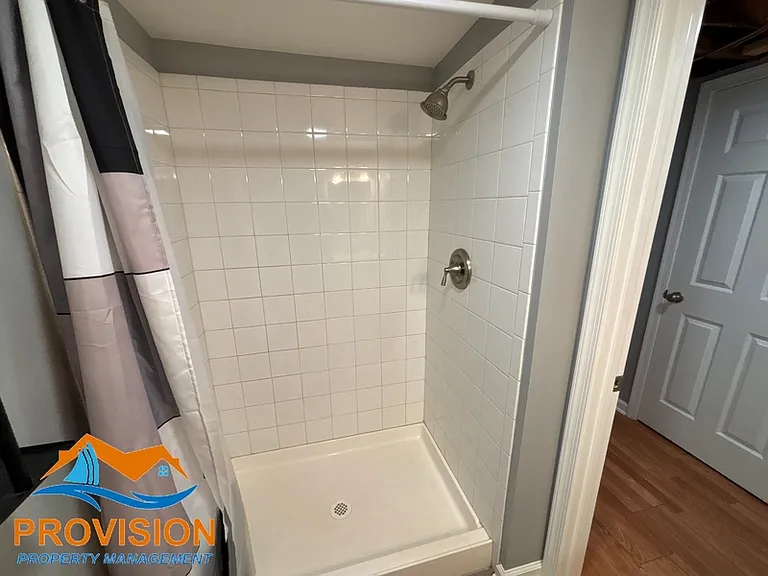 120 Kingston Rd — Photo 22