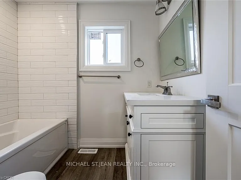 395 Paling Ave — Photo 18