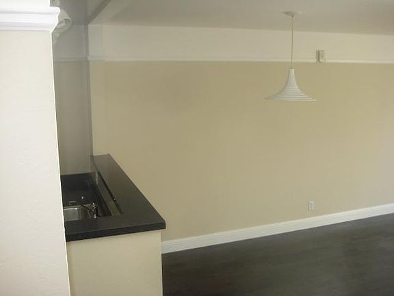 4th image of 575 Cole St APT 204