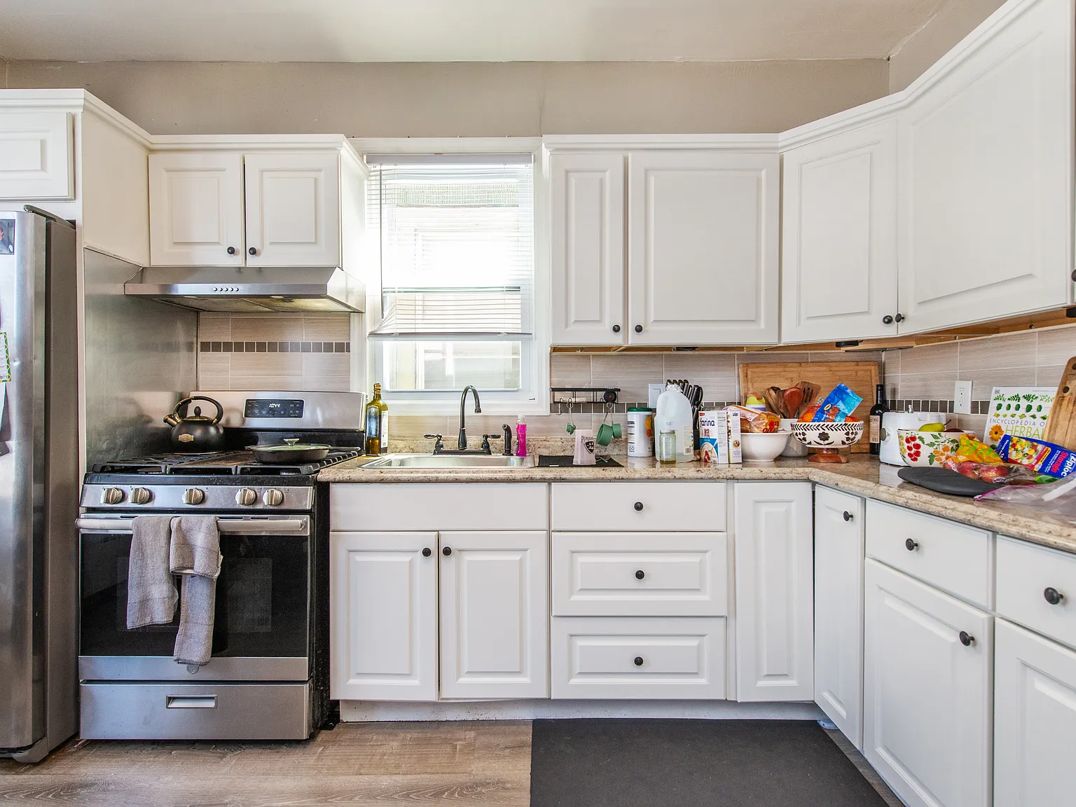4 bed, 1000 sqft, $2,650 — Photo 4