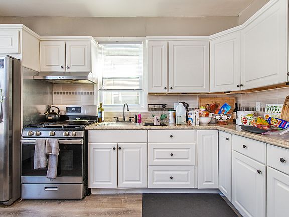 4th image of 40 Olive St #1
