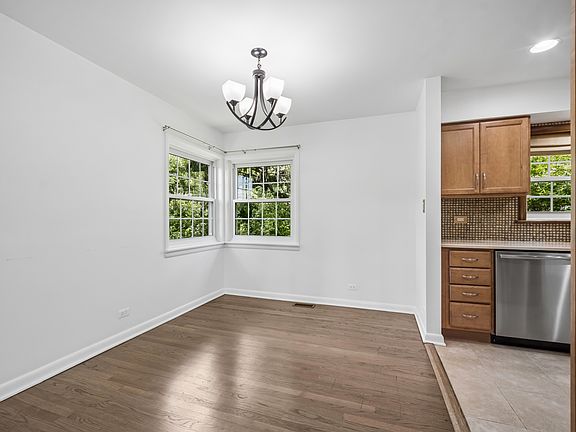 4th image of 6 Linden Ave