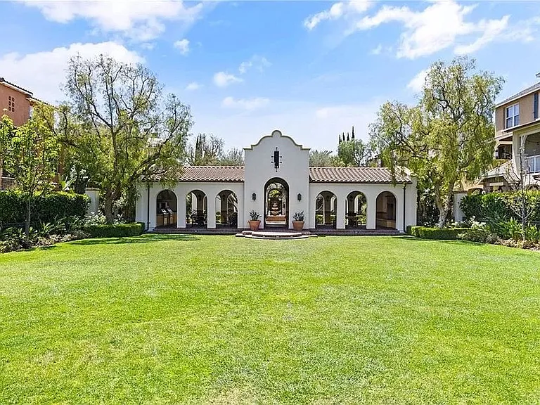 450 E Santa Ana St — Photo 22