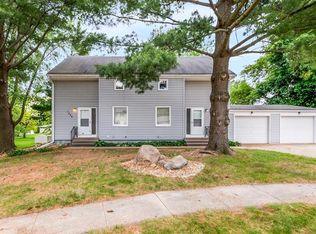 1526 Linda Dr, Cedar Falls, IA 50613