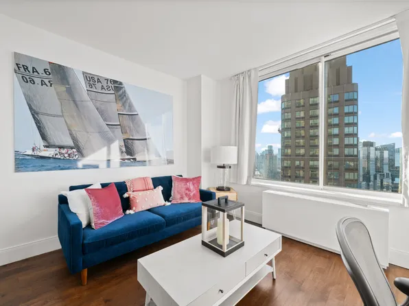 200 Riverside Boulevard image 17 of 29