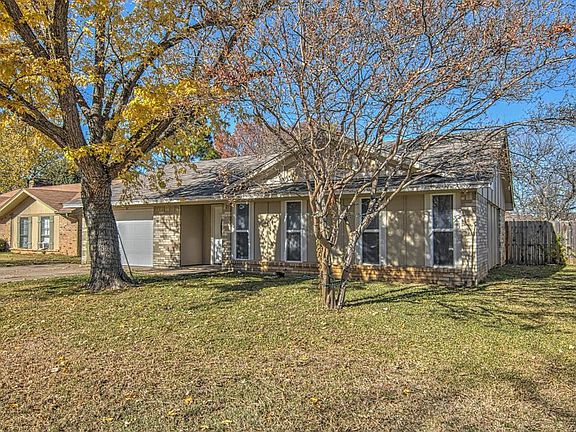 2nd image of 617 Idlewilde Dr