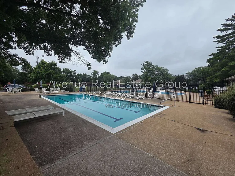 708 Ridgeside Dr — Photo 14