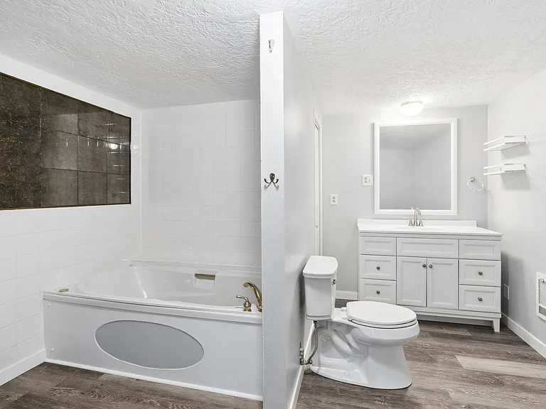 701 S Evergreen Rd — Photo 16
