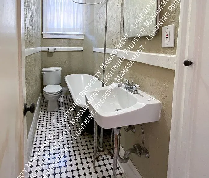 714 E Hollywood St #2 — Photo 4