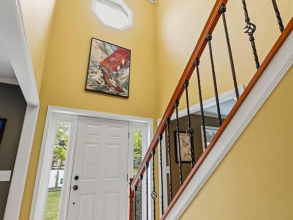 4th image of 6946 Roundwood Ct