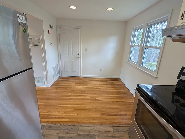 157 Central St #5 — Photo 8