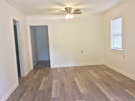 2nd image of 406 N Broadway St