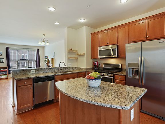 4th image of 12779 Lotte Dr