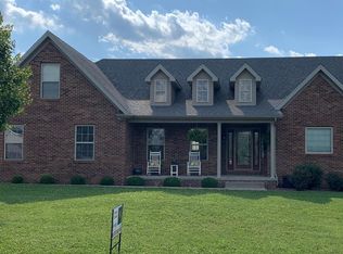 216 E Sunset Ridge Dr, Mount Sterling, KY 40353