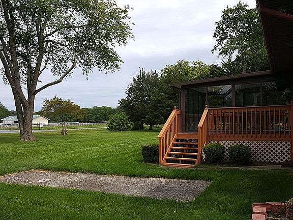 pad is for storing camper