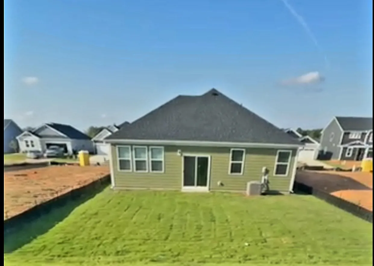 4 bed, 1848 sqft, $2,500 — Photo 2