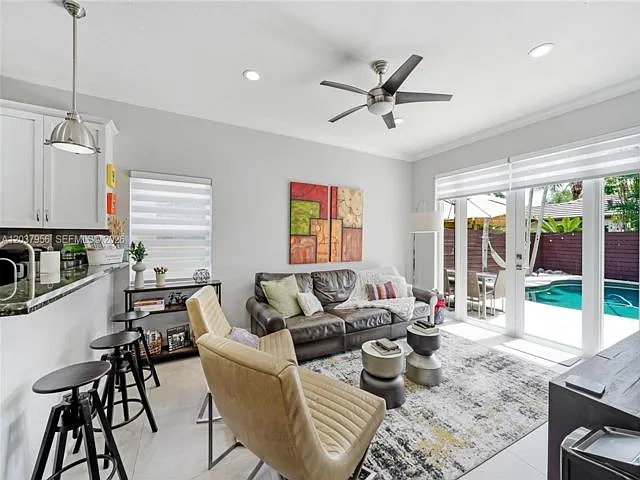 4152 Sapphire Ter — Photo 3