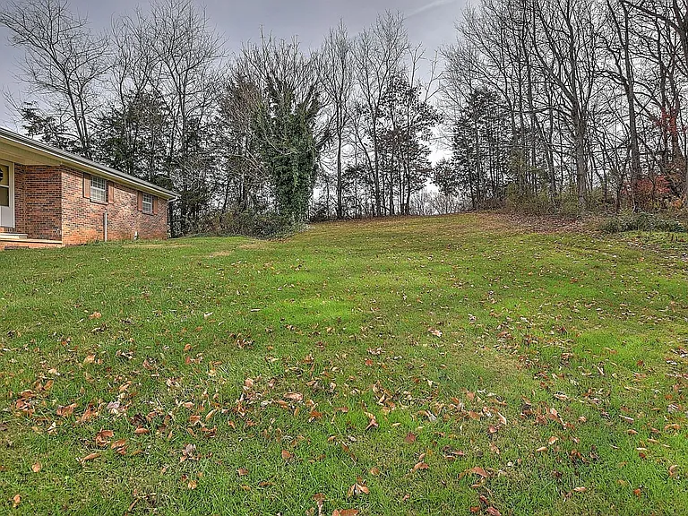 4660 Kingsport Hwy — Photo 17
