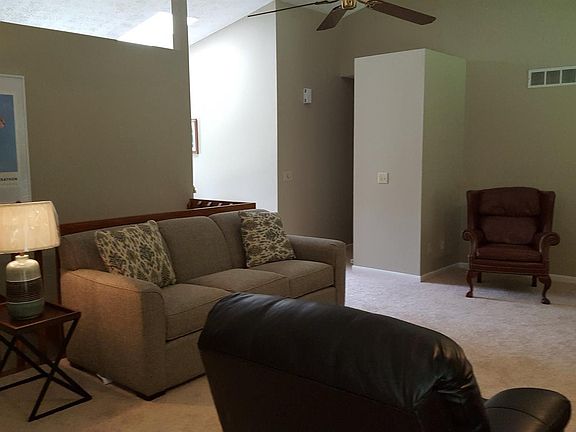 4th image of 3319 Cherryview Ct