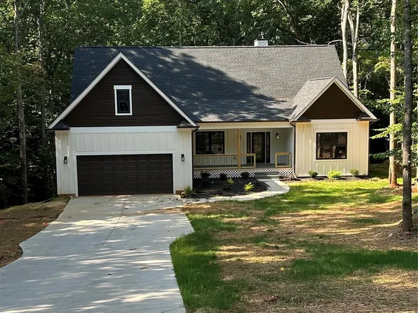 9001 Penstemons Dr, Charlotte, NC 28215