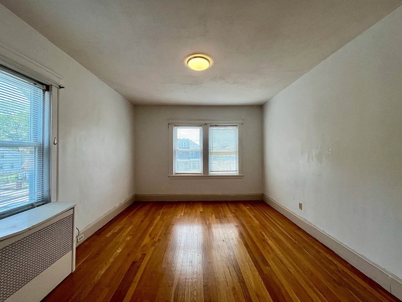 3 bed, 1000 sqft, $2,700 — Photo 4