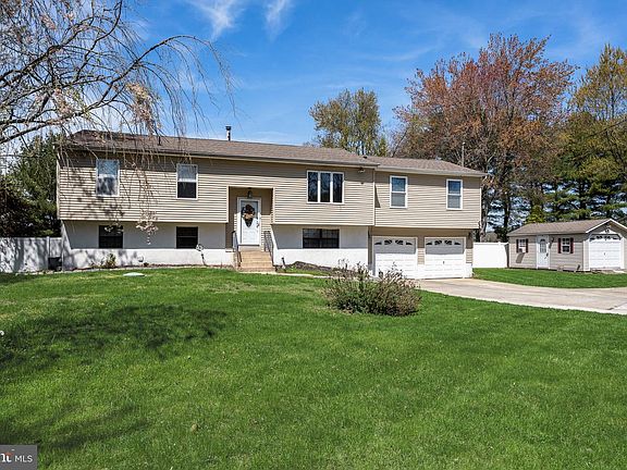3rd image of 293 Waterford Rd