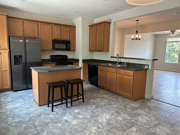 4th image of 8063 Belton Cir