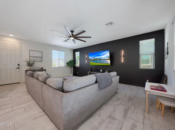 5805 W WARNER Street, Phoenix, AZ 85043