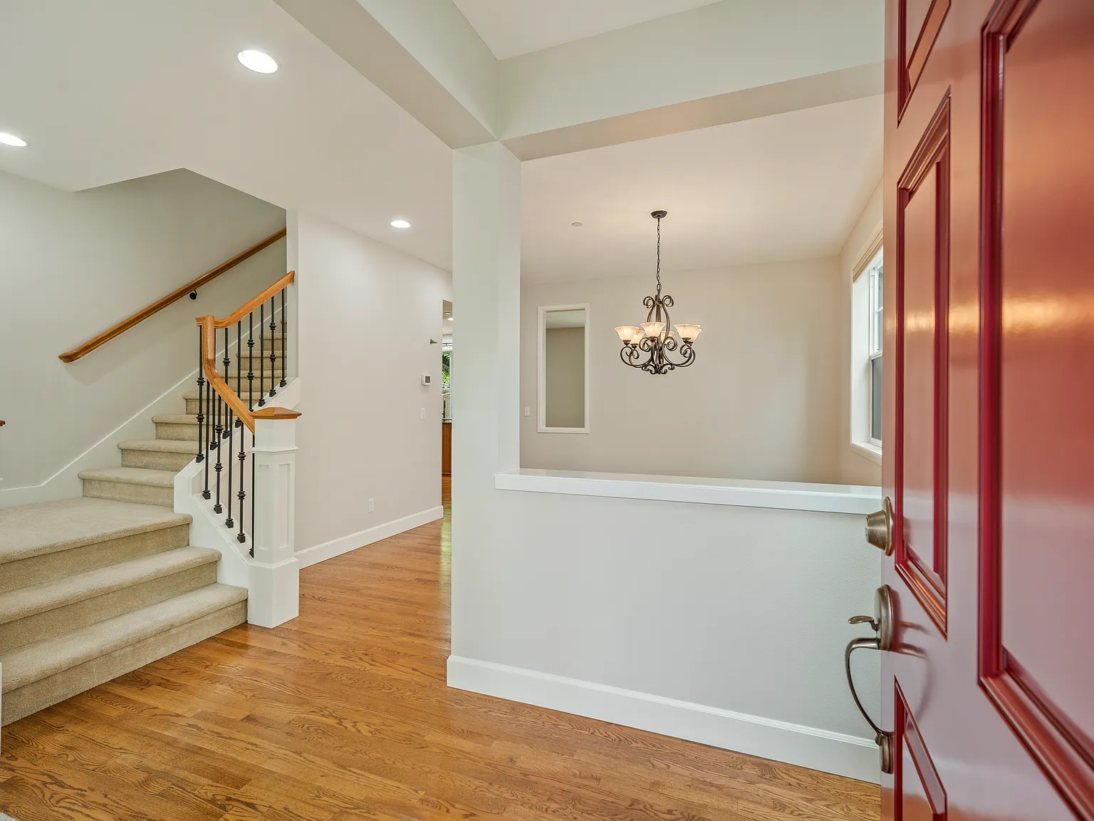 4 bed, 2.5 bath, 2630 sqft, $4,550 — Photo 3